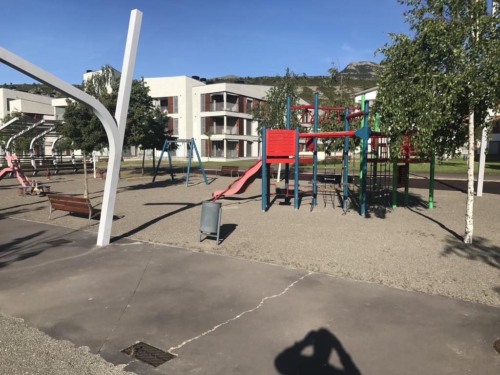 Golf Y Nieve Apartment Sabinanigo Luaran gambar