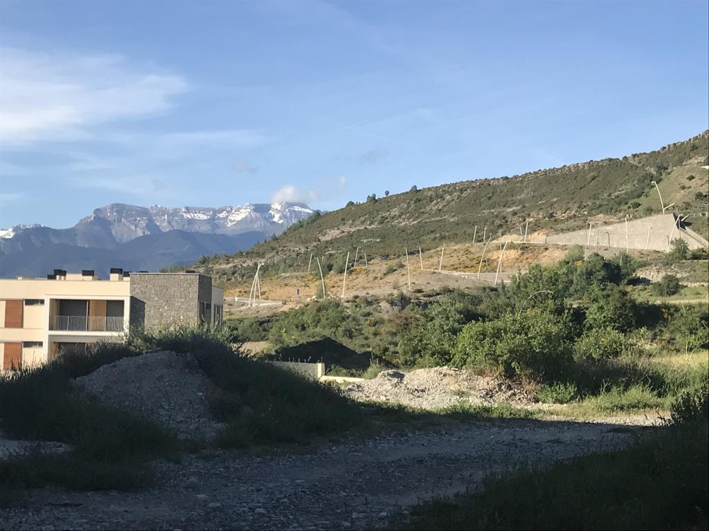 Golf Y Nieve Apartment Sabinanigo Luaran gambar