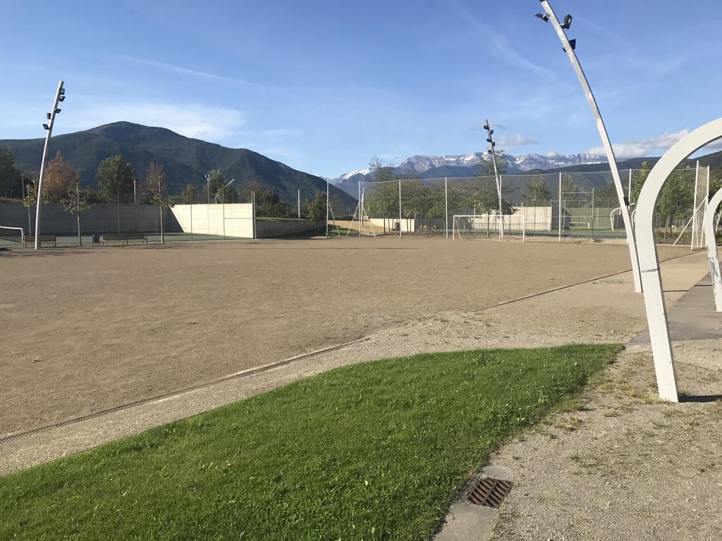 Golf Y Nieve Apartment Sabinanigo Luaran gambar