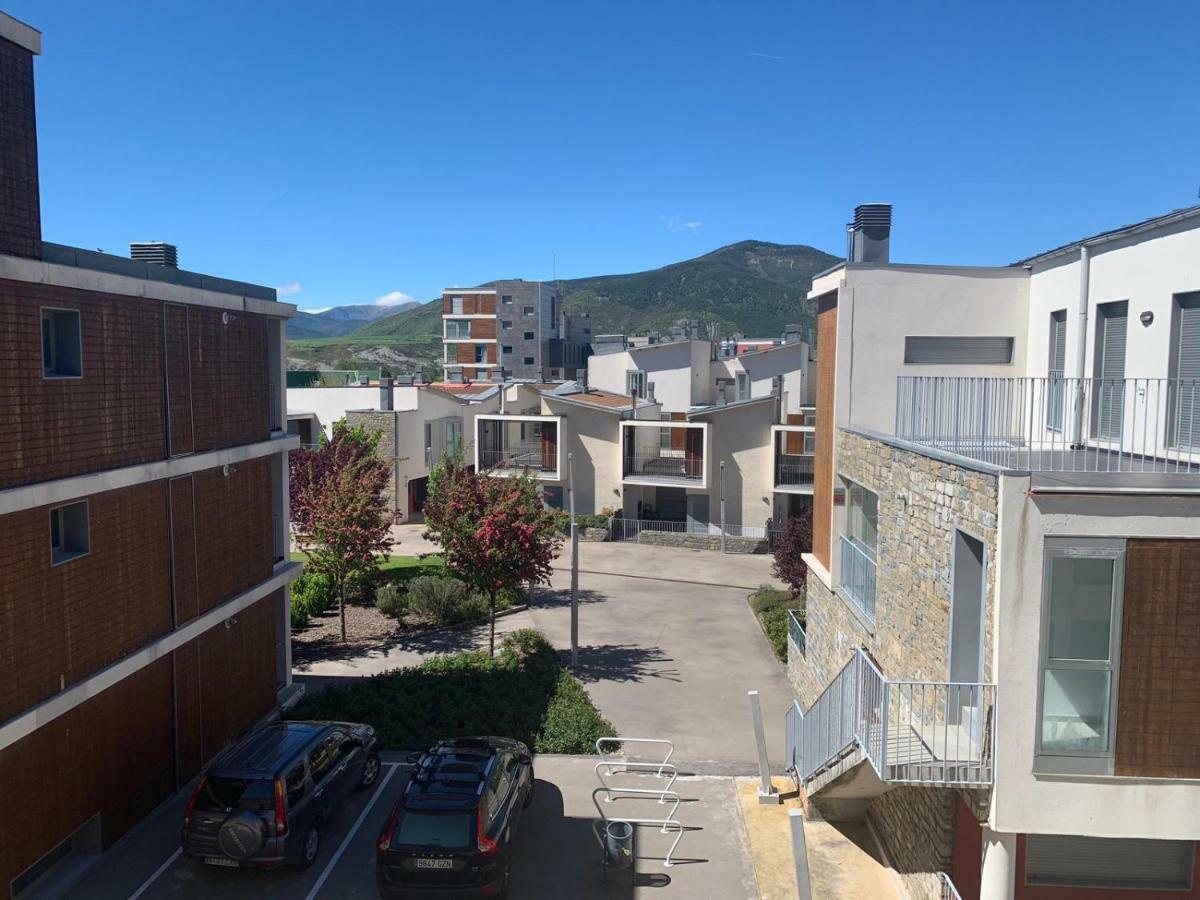 Golf Y Nieve Apartment Sabinanigo Luaran gambar