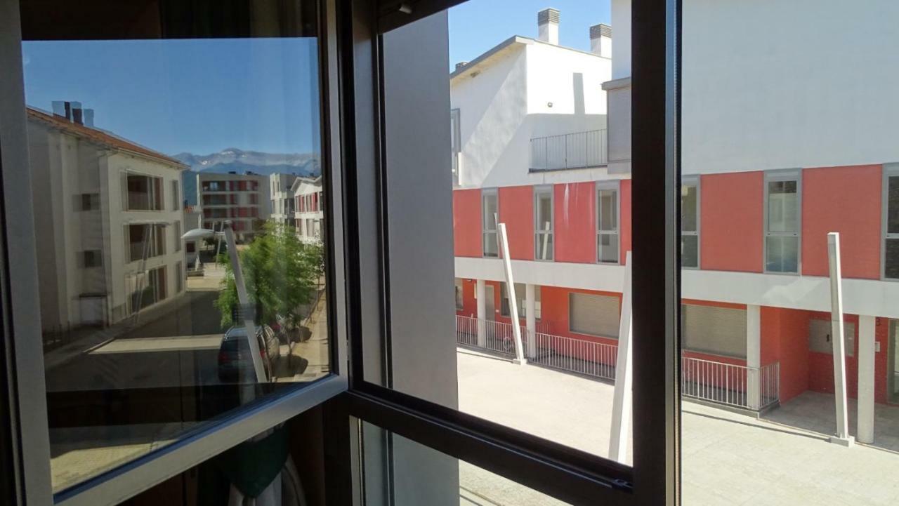 Golf Y Nieve Apartment Sabinanigo Luaran gambar